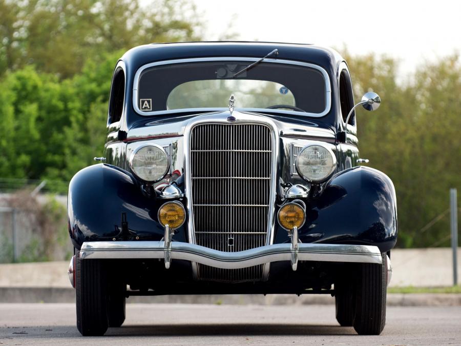 Ford V8 Deluxe 3-Window Coupe 1935 года  (фото 12 из 20)